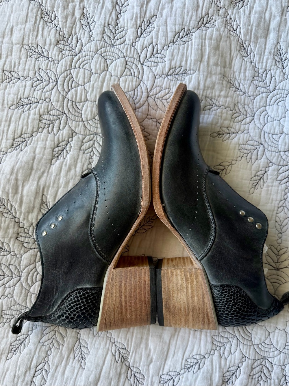 Freebird by Steven Sadie Black Leather Heeled Oxford Slip On Boot Size 9
